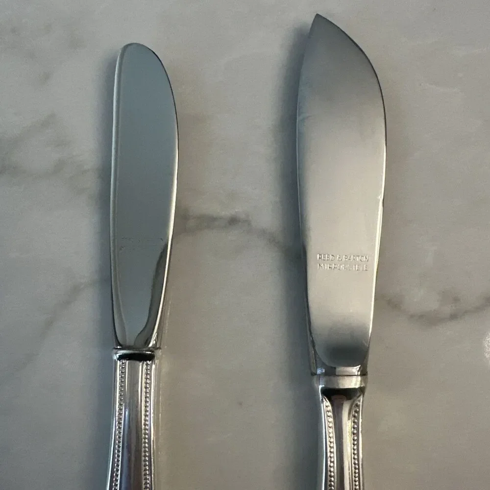 Reed & Barton Beaded English Gentry Silverplate. 2 butter knife knives.